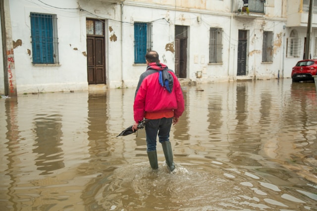 Emergency Water Damage Restoration by Alladin Restoration Services: Rapid Response and Recovery Methods